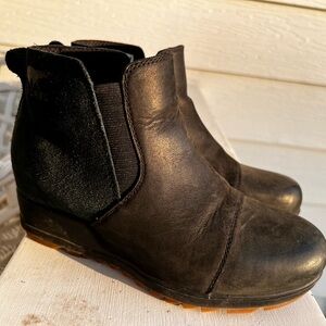 Sorel Black Leather Chelsea Boots